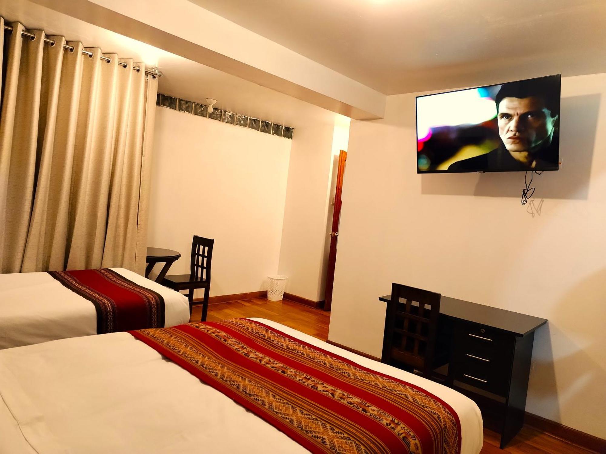 Paqarina San Blas Hotel *